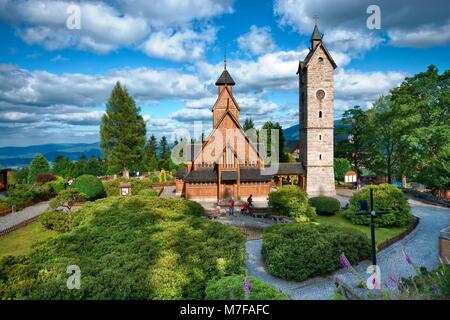 Église norvégienne médiévale transférée de Vang en Norvège et re-érigée en 1842 à Karpacz, Pologne Banque D'Images