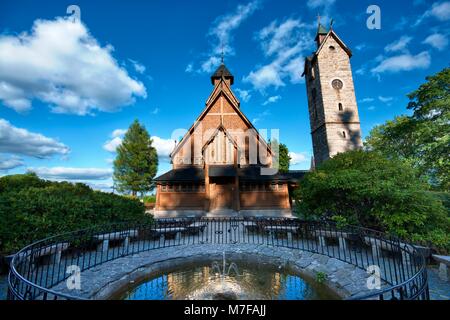 Église norvégienne médiévale transférée de Vang en Norvège et re-érigée en 1842 à Karpacz, Pologne Banque D'Images