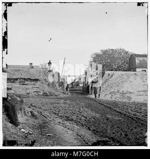 Yorktown, en Virginie. Sally port dans le centre de la pointe sud-ouest de retranchements LOC cwpb.01608 Banque D'Images