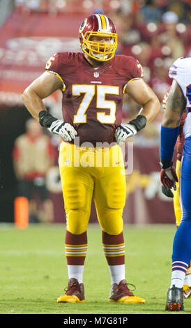 Redskins de Washington garde offensive Brandon Scherff (75) donne sur les Bills de Buffalo au cours de la défense match pré-saison à FedEx Field à Landover, Maryland le Vendredi, 26 août, 2016. Les Redskins a gagné le match 21 - 16. Credit : Ron Sachs / CNP/MediaPunch ***POUR UN USAGE ÉDITORIAL UNIQUEMENT*** Banque D'Images