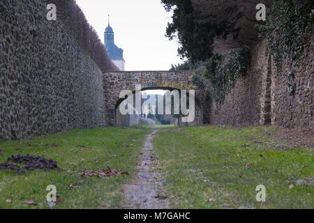 Hundisburg, Allemagne - Mars 10,2018 : voir dans les douves de Hundisburg Château en Saxe-Anhalt, Allemagne. Banque D'Images