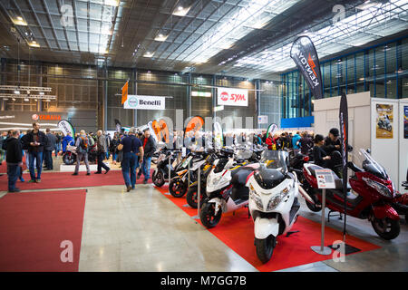 Prague, République tchèque - 09.03.2018 : grand pavillon de foire moto à Brno Banque D'Images