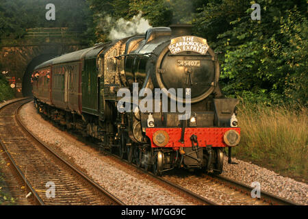 Cinq noir numéro 45407 de la Locomotive à vapeur à Headingley sur le Scarborough Spa Express train charte 23 Juillet 2007 - Headingley, Yorkshire, United Kin Banque D'Images