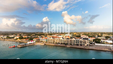 Vue panoramique du port de Kralendijk, Bonaire, Antilles néerlandaises. Banque D'Images