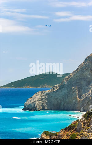 Vue de la plage de Kastro à partir de la vieille ville de Kastro (château), sur l'île de Skiathos en Grèce Banque D'Images