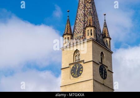 La cathédrale luthérienne de Saint Mary, la plus célèbre église de style gothique à Sibiu qui a été construit au 14ème siècle sur l'emplacement d'une autre 12ème- Banque D'Images