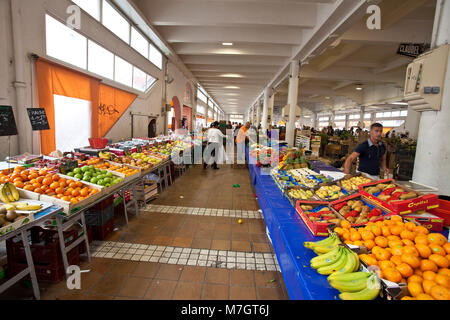 Forville, Port, marché de fruits et légumes à la vieille ville du Suquet, Cannes, Côte d'Azur, France Sud, France, Europe Banque D'Images