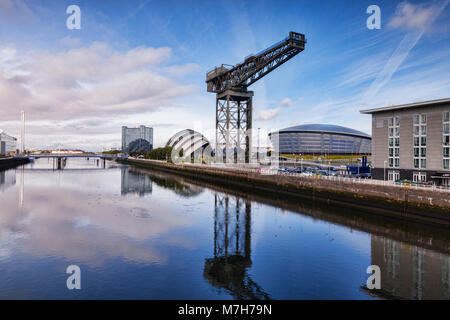 Clyde Waterfront Regeneration, avec la tour de Glasgow, l'hôtel Crowne Plaza Hotel, le SECC, l'ETI et l'Hydro Finnieston Crane, Glasgow, Écosse, Royaume-Uni Banque D'Images