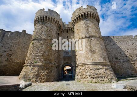 Fortifications de la vieille ville de Rhodes - Marine Gate (Porte de la mer), Grèce Banque D'Images