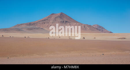 Vue panoramique sur le désert de Salvador Dali dans Eduardo Avaroa, Réserve nationale de faune andine Bolivie - Amérique du Sud Banque D'Images