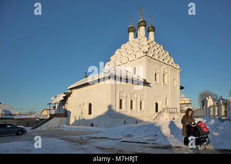 KOLOMNA, RUSSIE - 10 mars 2018 Vue de l'église Saint-Nicolas sur Posada - vieux-croyants orthodoxes Église de journée d'hiver. Style architectural - Russe Banque D'Images