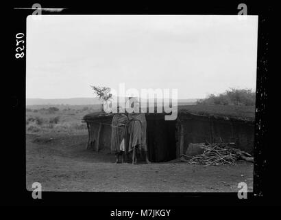 La colonie du Kenya. Namanga, réserve de chasse du sud. Les habitants des souterrains matpc semi LOC.17642 Banque D'Images