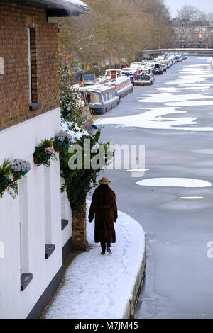 La petite Venise dans la neige, Maida Vale, Londres, Royaume-Uni Banque D'Images