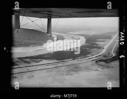 Vue aérienne de la Palestine, montrant le delta du Nil avec ses canaux d'irrigation, ses voies navigables et ses petits voiliers, capturés lors d'un vol sur le Nil jusqu'à Alexandrie. Banque D'Images