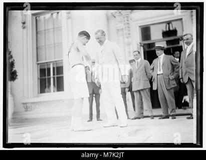 Les scouts. Course de relais à partir de Maison Blanche. FRED REED SE SERRER LA MAIN AVEC LE PRÉSIDENT WILSON RCAC2016864735 Banque D'Images