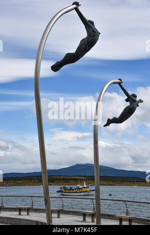 Amor al Viento (amour du vent), une sculpture sur le front de mer de Puerto Natales, Chili / Patagonie Banque D'Images