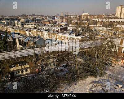 Vue aérienne du quartier de Camden Town à Londres 2018 neige pendant Banque D'Images