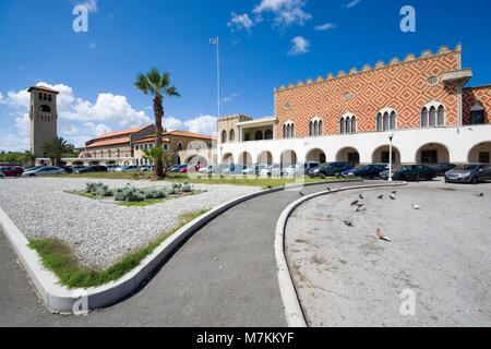 RHODES, Grèce - Mai 04 : chambre des complexes Gouverneur construit pendant l'occupation italienne dans un style art déco à Le port de Mandraki sur Mai 04, 2016 à Rhodes, le GRE Banque D'Images