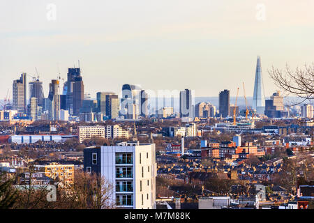 Vue de la ville de Londres de Hornsey Road Bridge, Archway, au nord de Londres, UK Banque D'Images