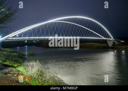 A récemment terminé un pont piétonnier permet de s'aventurer sur la rivière à Riverfront Park Ville de Salem Banque D'Images