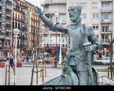 SAN SEBASTIAN, ESPAGNE - Février 8, 2018 : Don Quichotte et Sancho Panza Sculpture par Lorenzo Coullaut Valera - Banque D'Images