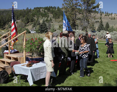 Cérémonie de naturalisation à Mammoth Hot Springs dans le Parc National de Yellowstone Cérémonie de naturalisation à Mammoth Hot Springs dans le Parc National de Yellowstone ; Banque D'Images