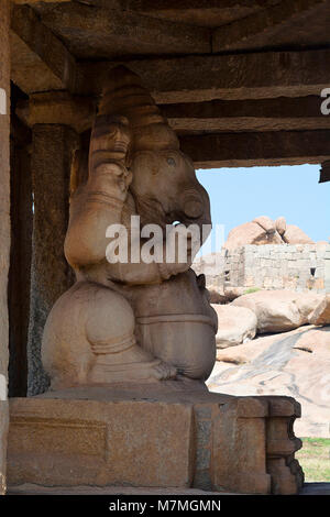Sasivekalu Ganesh Ganesha, les graines de moutarde. Le sud de contreforts du Hemakuta Hill, Hampi, Karnataka Banque D'Images