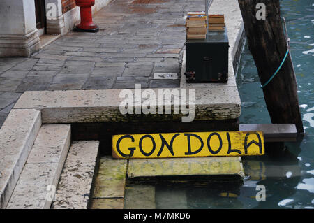 Gondoles post, Venise, Italie. Banque D'Images