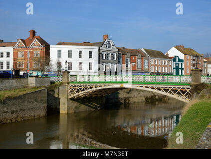 Ville Le Pont de la rivière Parrett, avec West Quay derrière Bridgwater, Somerset Bridge ouvert 1883 Banque D'Images