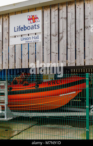 Classe B 75 Atlantique Lifeboat côtière maritime Nation" à la station de sauvetage de la RNLI, Union Hall, West Cork, Irlande. Banque D'Images