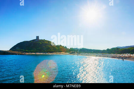 Tour en ruine dans la région de chia à la mer Méditerranée, Sardaigne, Italie Banque D'Images