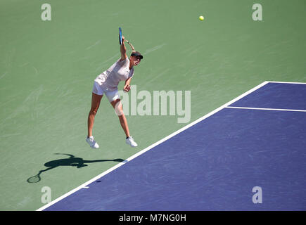 Indian Wells, en Californie, USA. Mar 11, 2018. 11 mars 2018 Amanda Anisimova Petra Kvitova sert contre (CZE) au cours de la BNP Paribas Open à Indian Wells le jardin Tennis à Indian Wells, CA. Charles Baus/CSM Crédit : Cal Sport Media/Alamy Live News Banque D'Images