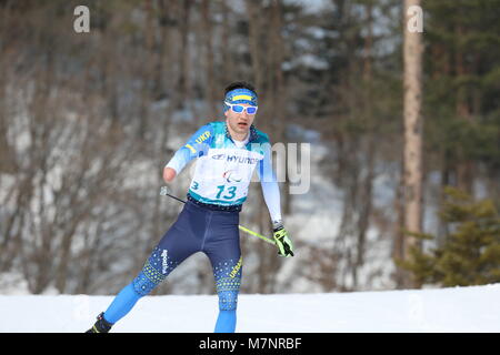 Pyeongchang, Corée du Sud. 12Th Mar, 2018. Serhii Romaniuk de Ukraine (rang 6) vu au cours de la pratique du ski de fond 20km hommes debout.Les Jeux Paralympiques Pyeongchang 2018 aura lieu du 09 mars jusqu'au 18 mars 2018 à Pyeongchang. Credit : Ilona Berezowska SOPA/Images/ZUMA/Alamy Fil Live News Banque D'Images