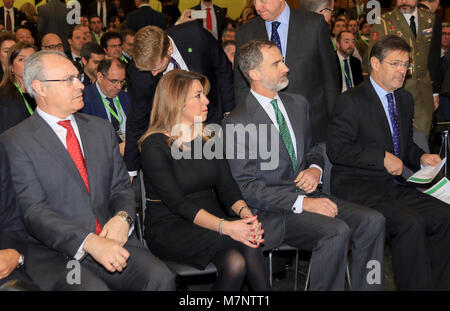 Felipe VI, et les politiciens Susana Diaz et Rafael Catala lors de l'inauguration de la 1 édition de la semaine numérique " Andalousie " à Séville le lundi, 12 mars 2018 Credit : Gtres información más Comuniación sur ligne, S.L./Alamy Live News Banque D'Images