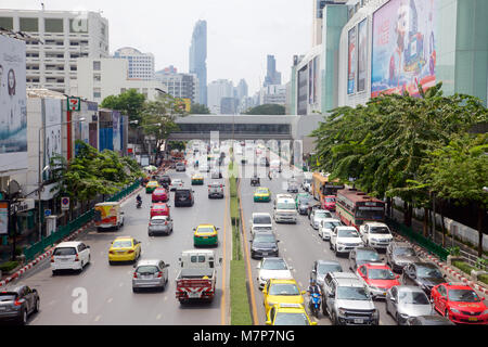 Le trafic dans le centre de Bangkok, Thaïlande Banque D'Images