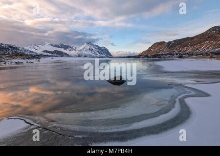 Bostad, Leknes, Lofoten, Norvège, Pays-Bas, Europe ; Banque D'Images