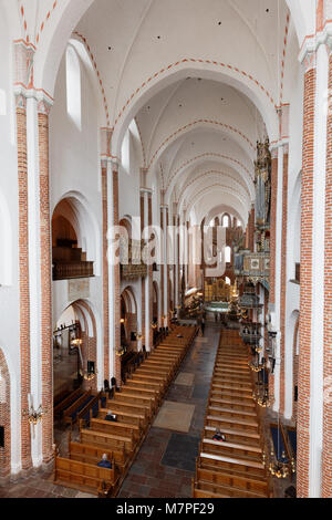 Roskilde, Danemark - 28 décembre 2016 : l'intérieur de la Cathédrale de Roskilde où 39 rois et reines du Danemark sont enterrés. La Cathédrale est un monde de l'UNESCO Banque D'Images