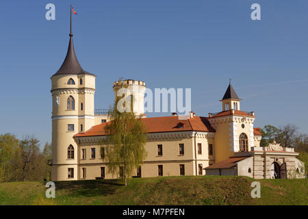 Pavlovsk, Saint-Pétersbourg, Russie - Mai 8, 2016 : voir au bip château dans une journée de printemps. Le château a été construit en 1795-1797 pour l'empereur Paul Ier, et Banque D'Images