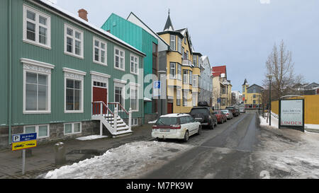 Kirkjustraeti Street (à au nord-ouest de la Maison du Parlement) à Reykjavik, Islande Banque D'Images