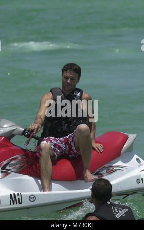 Miami Beach Fl 16 Juin 06 Kevin Federline Va Jet Ski Avec Ami Scooter Club Organisateur De L Atlanta En Ville Pour Feter Son Anniversaire Avec Kevin Sur Miami Beach Dire