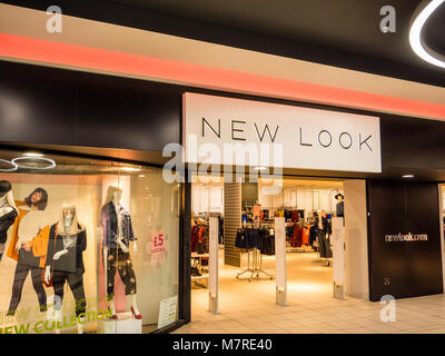 Nouveau look, magasin de Broad Street, Reading, Berkshire, Angleterre. Banque D'Images