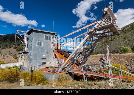Drague Fourche Yankee, Bonanza City ville fantôme, Yankee Fork de Salmon River, Custer Road, Salmon-Challis Aventure Autoroute Natl Forest, North Carolina, USA Banque D'Images