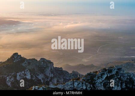 Matin panorama depuis le mont caro à puertos de beceite à Tortosa, vallée de l'Èbre et delta Banque D'Images