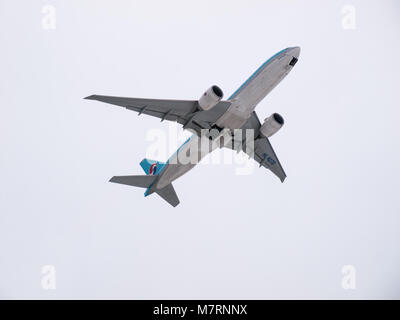 Avions Cargo, 747 et 777 et atterrissant à l'Aéroport International Ted Stevens Anchorage en Alaska, Atlas Air, Korean Air Cargo, Asiana Cargo Banque D'Images