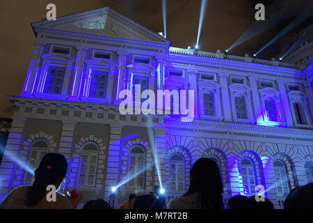 Lumière et show laser sur les murs pendant le festival de Singapour Banque D'Images