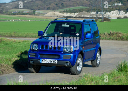 2011 Suzuki Jimny 4x4 petit terrain Banque D'Images