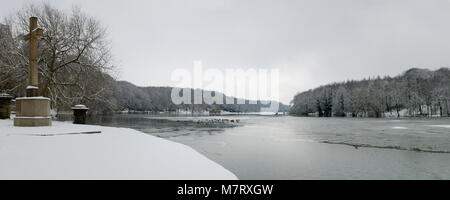 Newmillerdam, lac, d'un hangar à bateaux et environs, Wakefield, West Yorkshire, Royaume-Uni. Banque D'Images