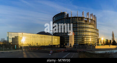Le bâtiment Louise Weiss, siège du Parlement européen, Strasbourg, France Banque D'Images