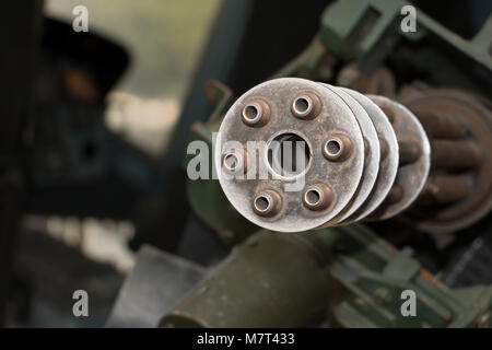 Une mitrailleuse de porte ouverte de l'hélicoptère américain Huey UH - 1H, Close up. Banque D'Images