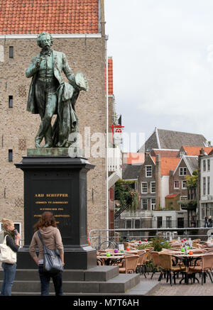 Pays-bas,South Holland,Dordrecht , juin 2016:Statue de l'ARIJ Scheffers sur le Scheffersplein Banque D'Images